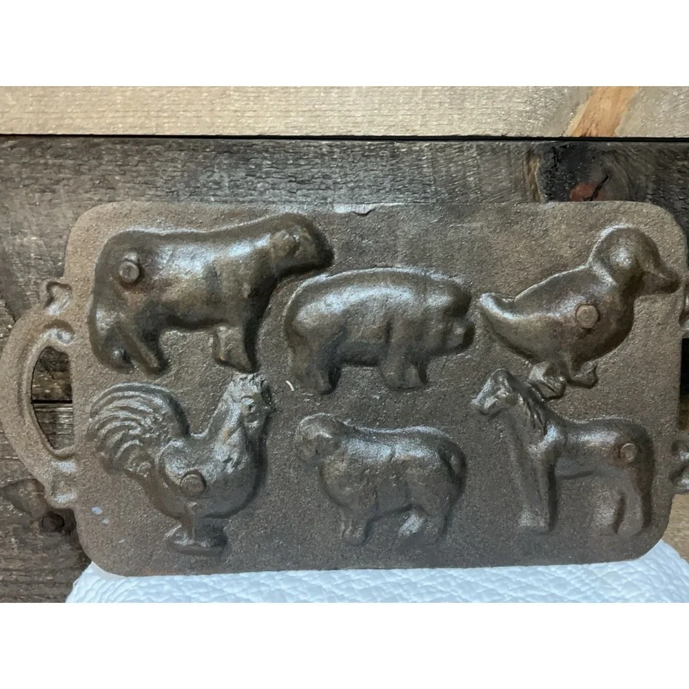 Animal Cast Iron Baking Mold‎ Pan  Farm Animals Horse Rooster Sheep Pig Cow Duck